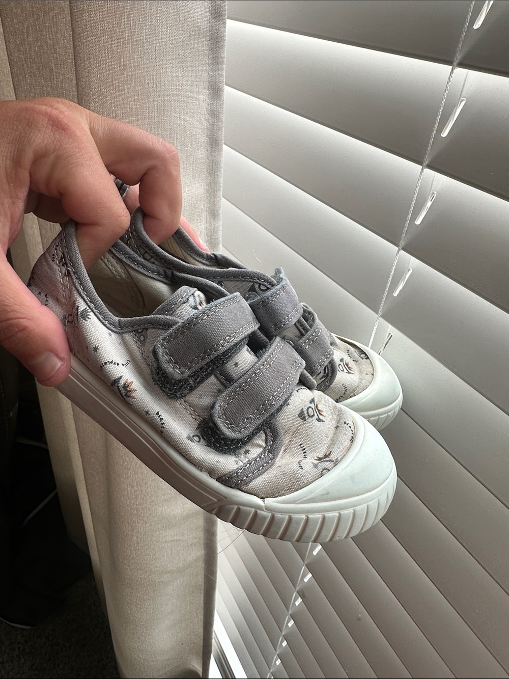 wonder nation Gray and White Kids Velcro Sneakers